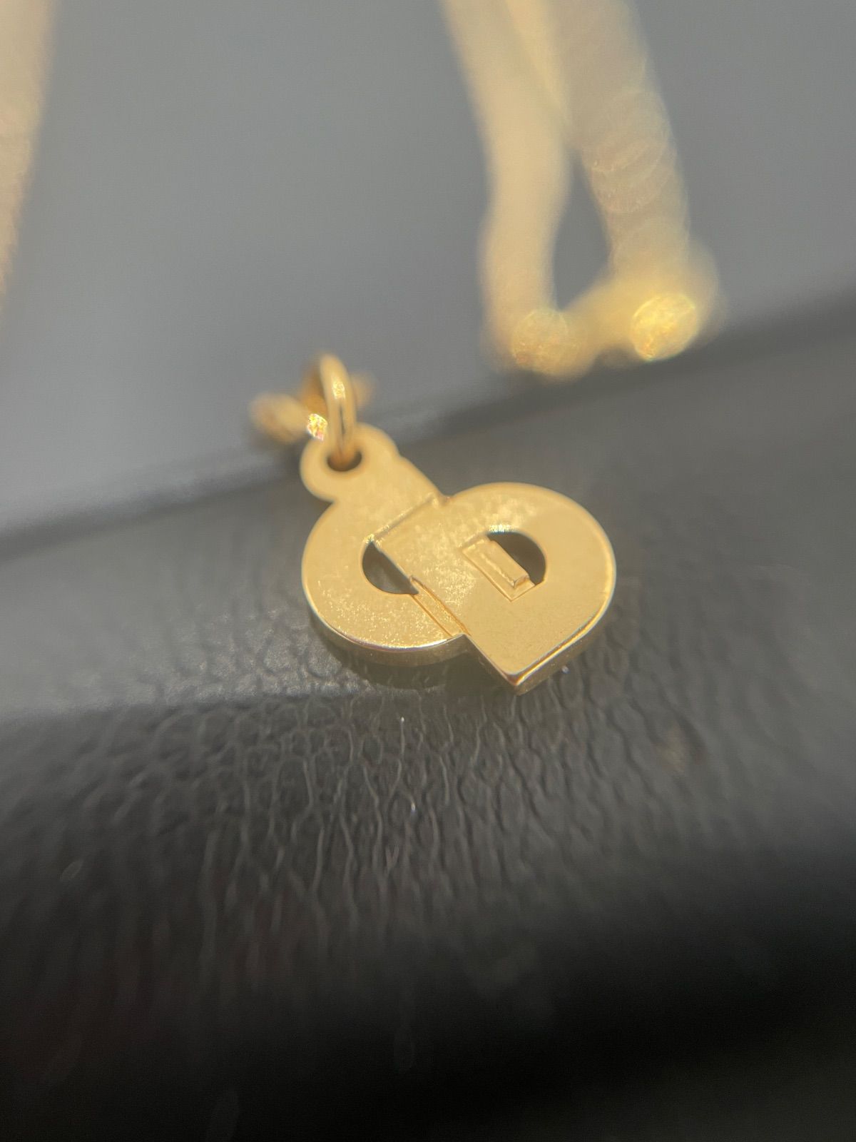 https://assets.mercari-shops-static.com/-/large/plain/2JXwX6HXJsN92FZiV5D4nk.jpg@jpg