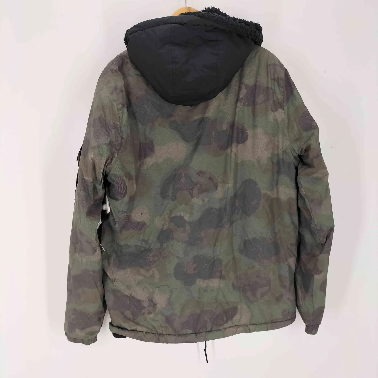 ヴォルコム VOLCOM 裏ボア 迷彩 中綿ジャケット レディース M(やや傷や