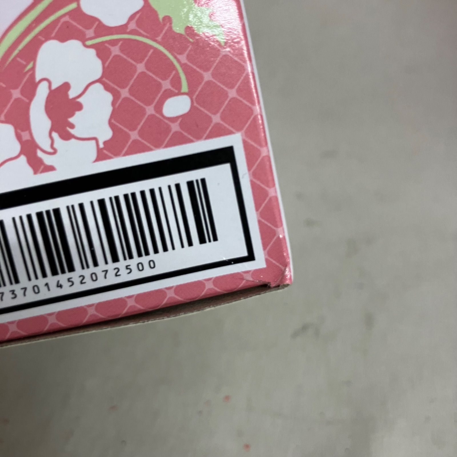https://assets.mercari-shops-static.com/-/large/plain/2JXwc57cY9KznxDAUQaUNu.jpg@jpg
