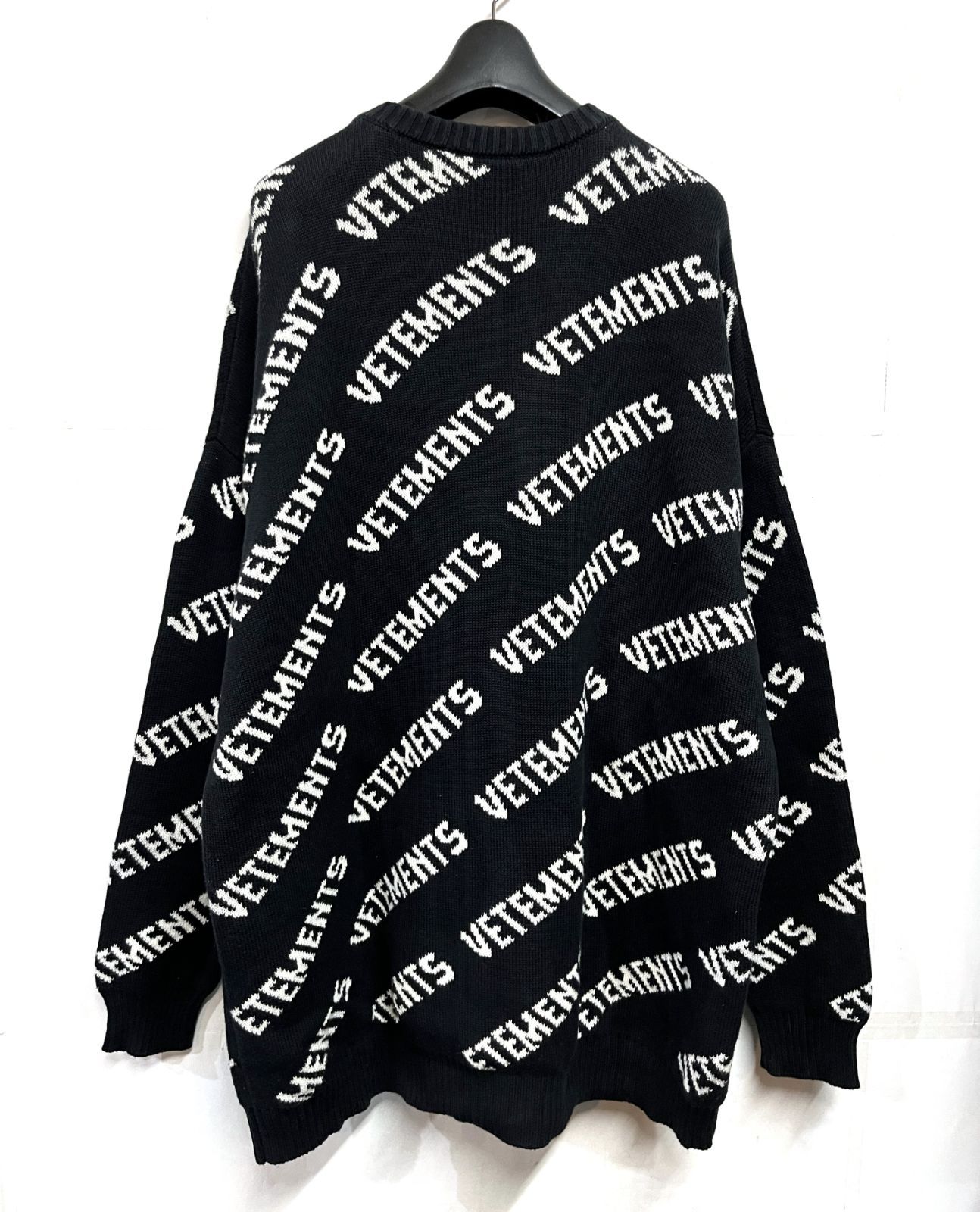https://assets.mercari-shops-static.com/-/large/plain/2JXweERB2m7PEePbJJvaHd.jpg@jpg