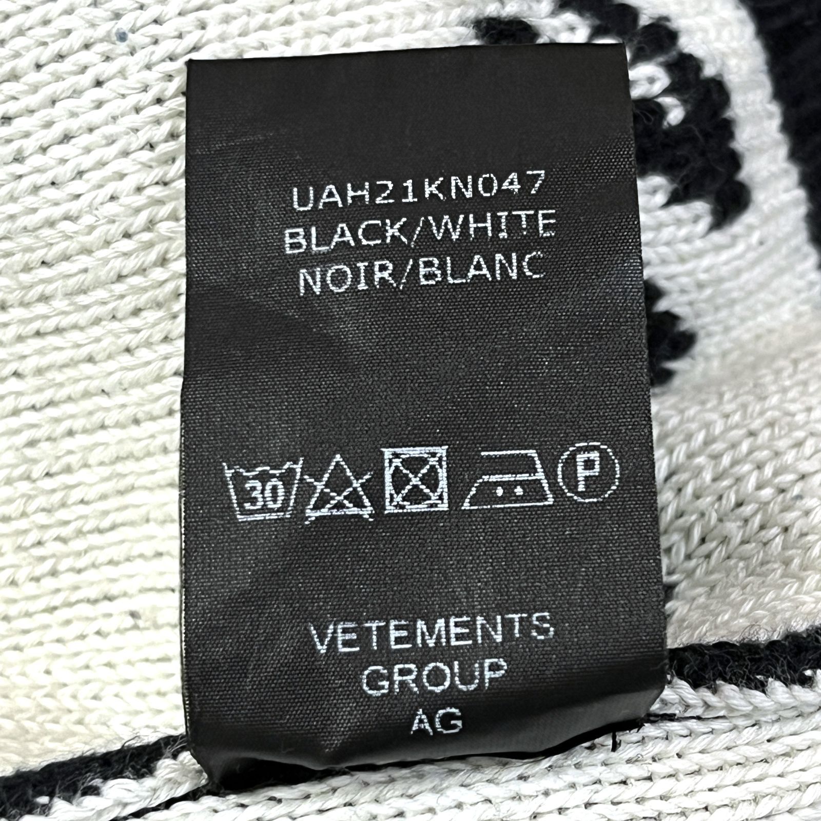 https://assets.mercari-shops-static.com/-/large/plain/2JXweERajjz8HWae4fHHb3.jpg@jpg