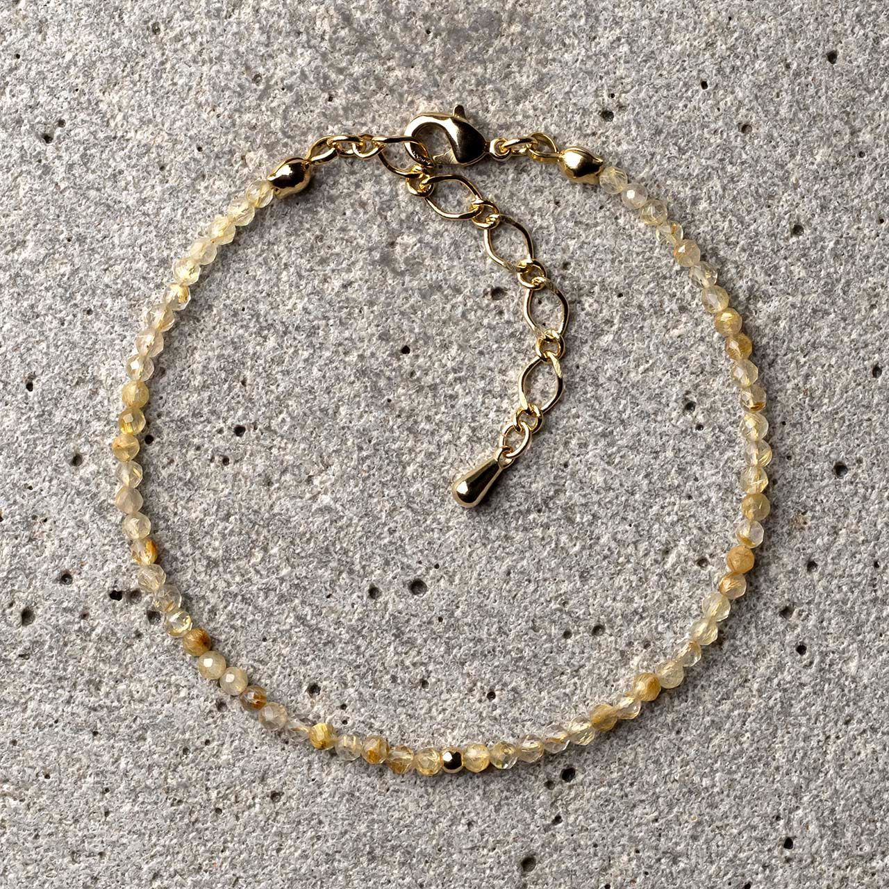 https://assets.mercari-shops-static.com/-/large/plain/2JXwfKZA6rbkh22VHfXk4D.jpg@jpg