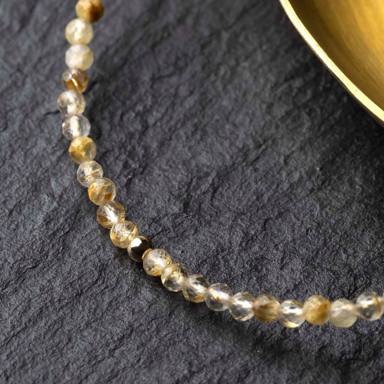 https://assets.mercari-shops-static.com/-/large/plain/2JXwfKayUq4gAbdPKV22dH.jpg@jpg