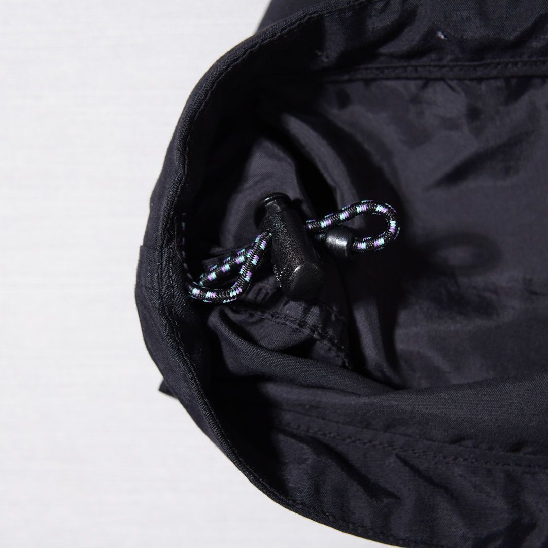 ノースフェイス THE NORTH FACE ナイロンジャケット L ブラック ロゴ