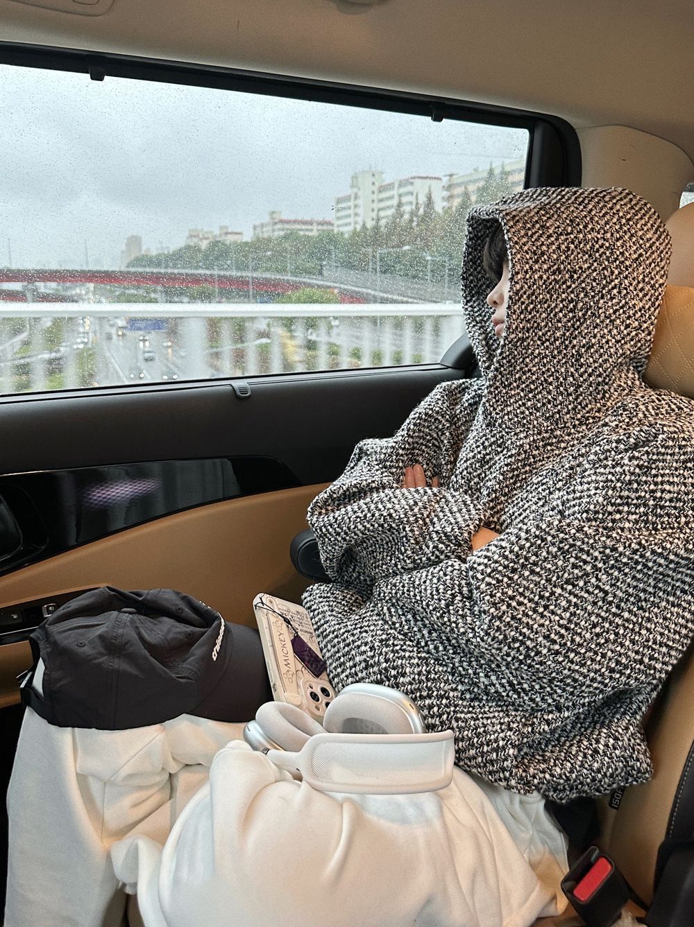https://assets.mercari-shops-static.com/-/large/plain/2JXwhL7DCkjvSAC5djdvBh.jpg@jpg