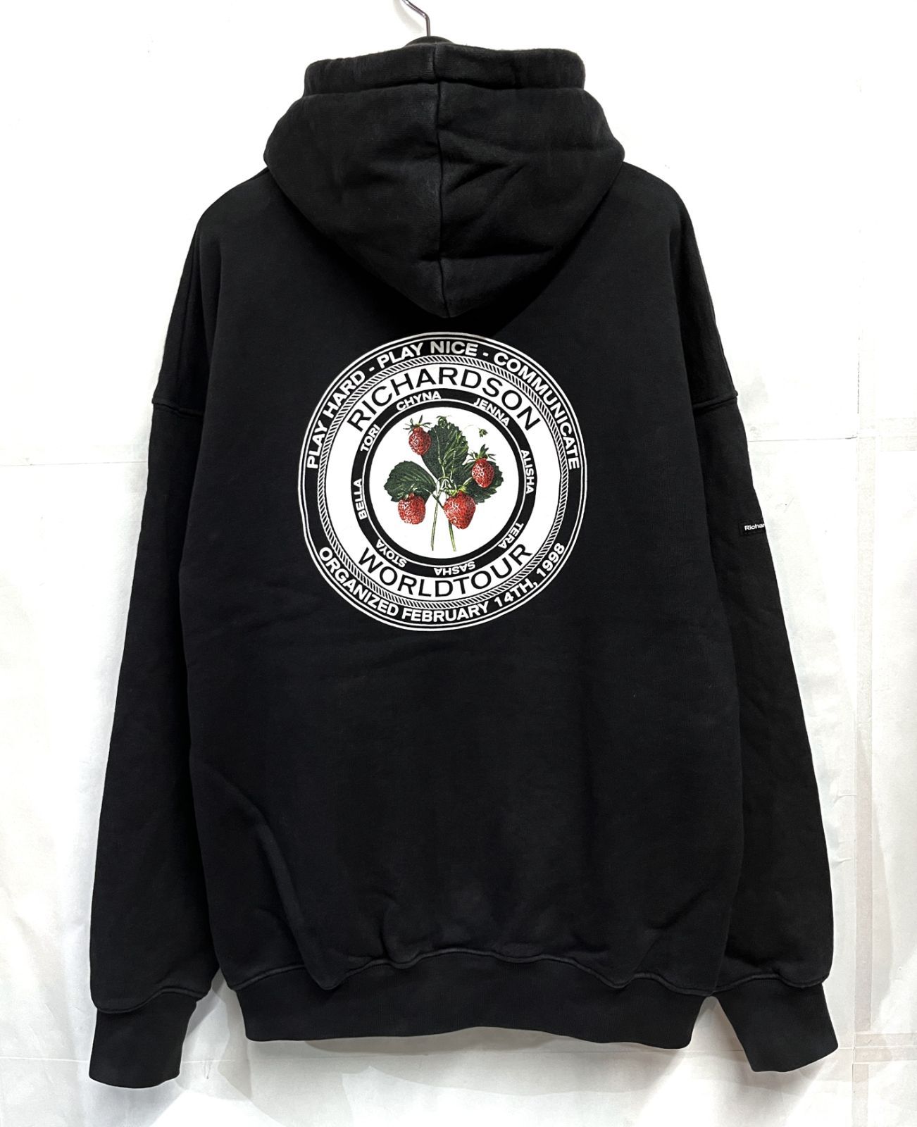 https://assets.mercari-shops-static.com/-/large/plain/2JXwiNeyQCpJAKm42H3eD2.jpg@jpg