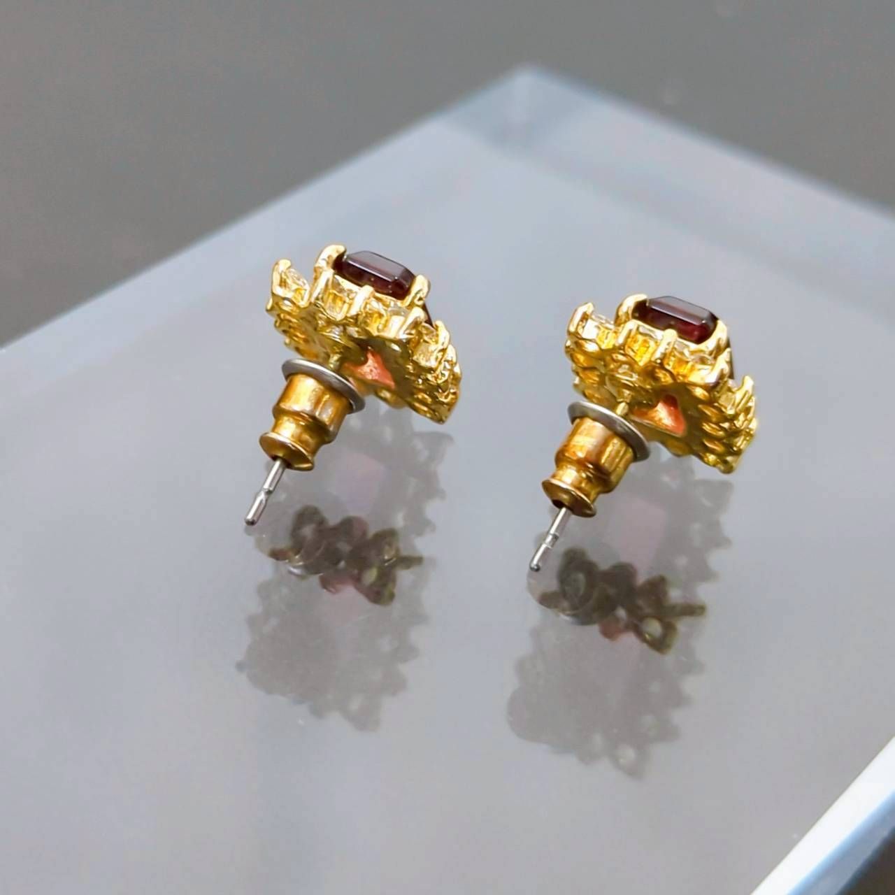 https://assets.mercari-shops-static.com/-/large/plain/2JXwpvTuHoeKSx9ttNJELk.jpg@jpg
