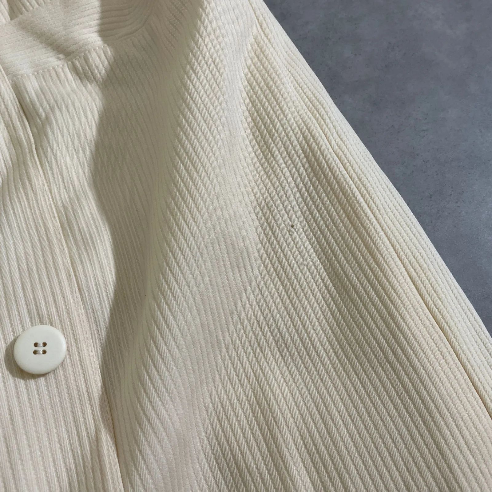 https://assets.mercari-shops-static.com/-/large/plain/2JXwqQxAZ67sxfvUuZQEtg.jpg@jpg