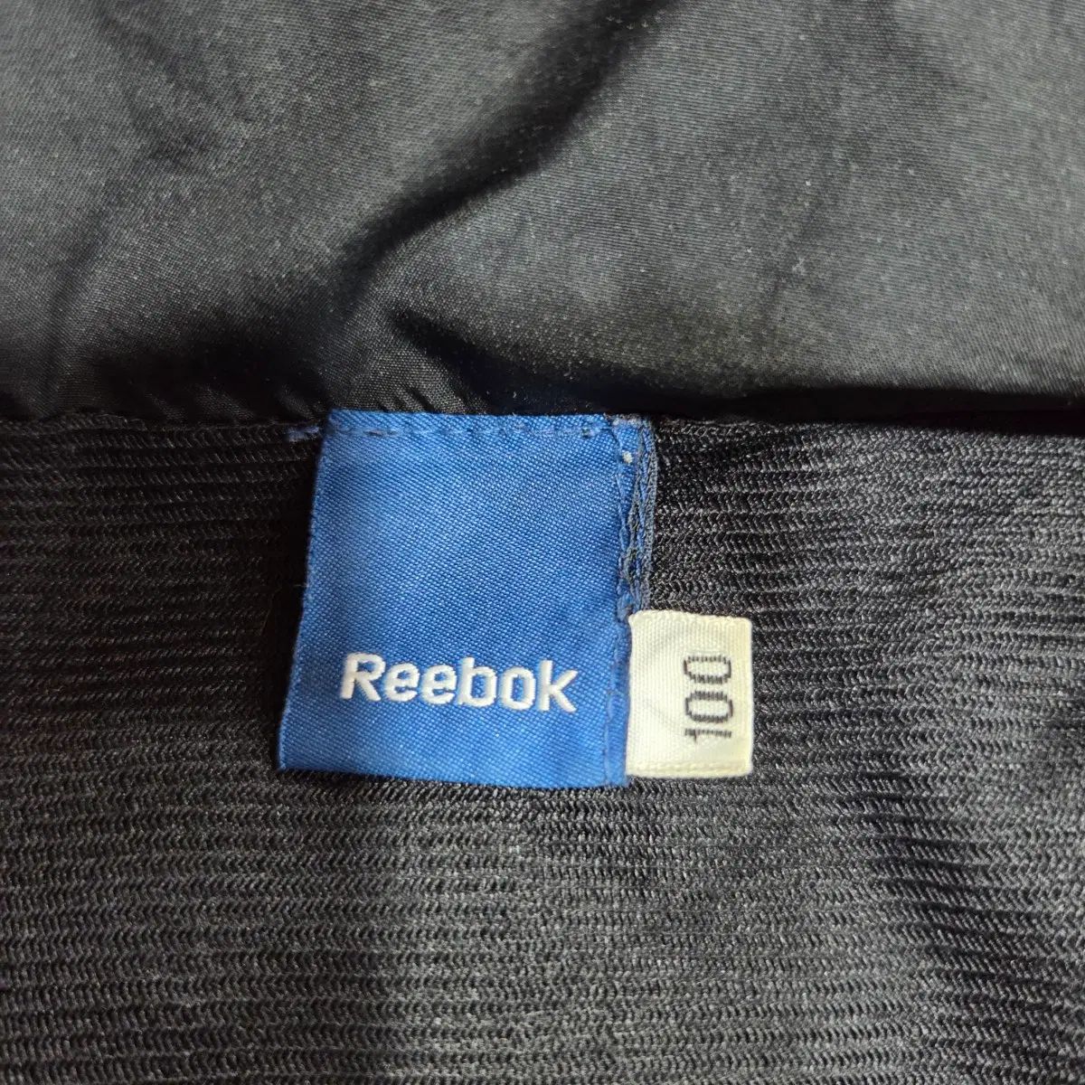 https://assets.mercari-shops-static.com/-/large/plain/2JXwswqoAVHSyjZVQaerj4.webp@jpg