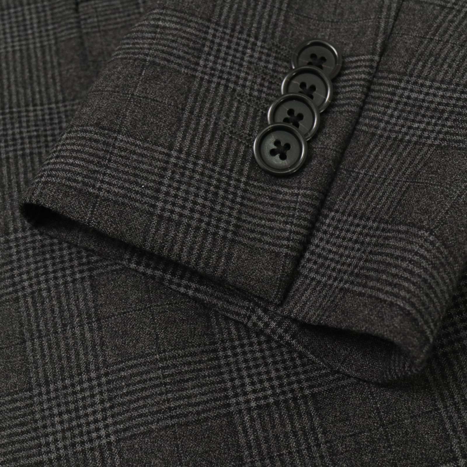 https://assets.mercari-shops-static.com/-/large/plain/2JXwzpYuHSReHExzxodAVJ.jpg@jpg