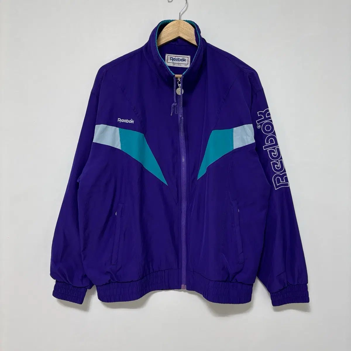https://assets.mercari-shops-static.com/-/large/plain/2JXxDffXXGEXwBhAbxZDYd.webp@jpg