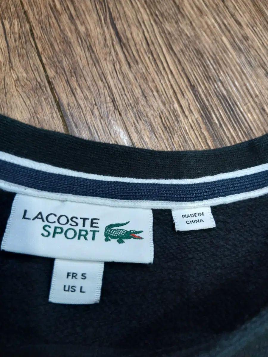 https://assets.mercari-shops-static.com/-/large/plain/2JXxFFVcdPNxT2SfSMA3wD.webp@jpg