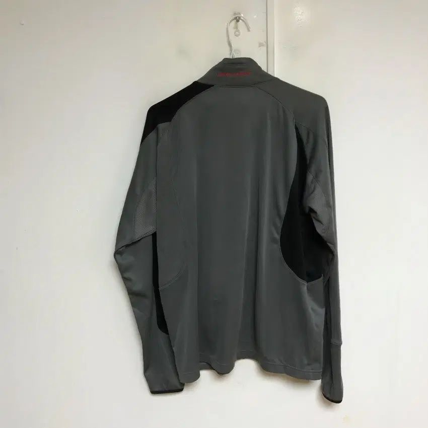 https://assets.mercari-shops-static.com/-/large/plain/2JXyAH8Yyw4FtWtxuGokec.webp@jpg