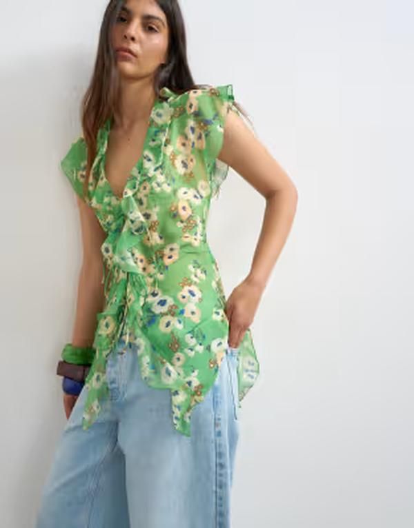 トップショップ レディース トップス タンクトップ Vネック フラワー柄 プリント フリル フラワー Topshop ruffle v neck top floral print Green flor 16,110円