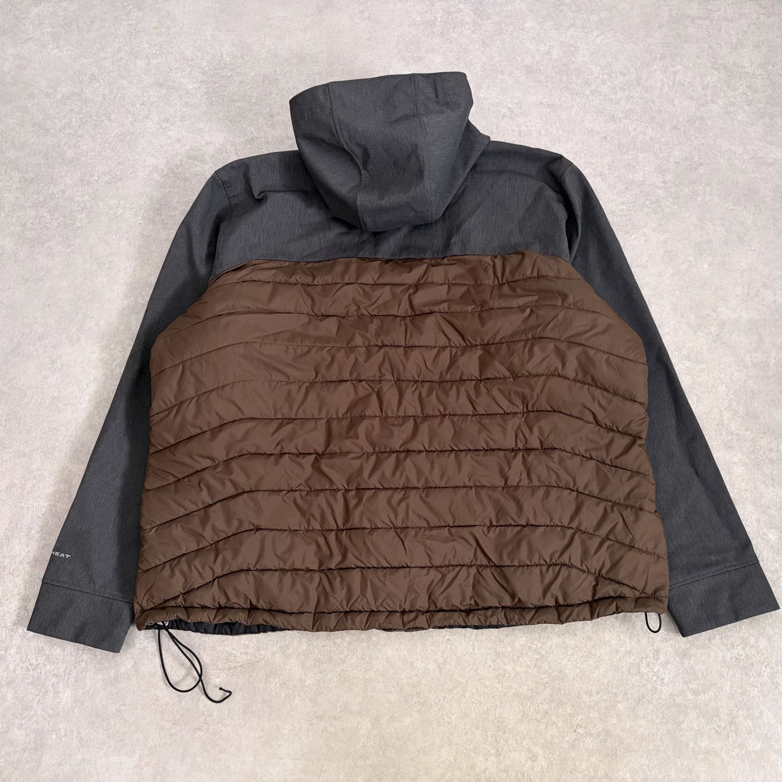 https://assets.mercari-shops-static.com/-/large/plain/2JXyRv4pNphDVvCuEe9dsg.jpg@jpg
