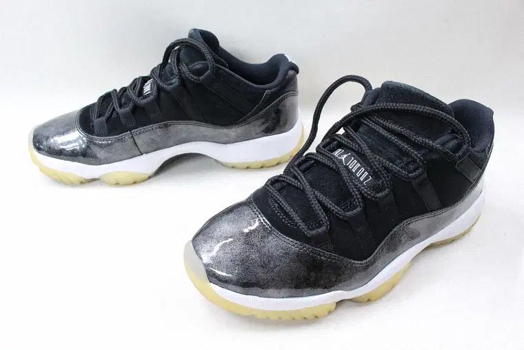 255 NIKE エアジョーダン 11 レトロ ロー バロンズ