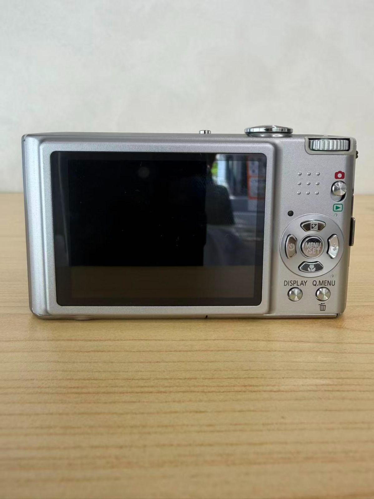 Panasonic LUMIX DMC-FX40 コンパクトデジタルカメラ - メルカリ