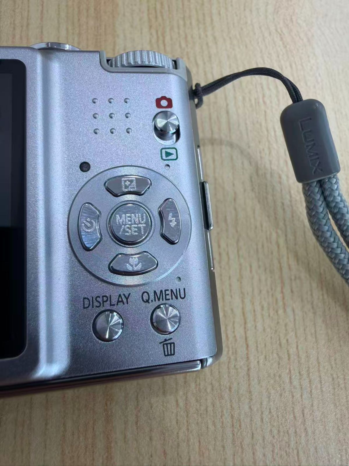Panasonic LUMIX DMC-FX40 コンパクトデジタルカメラ - メルカリ