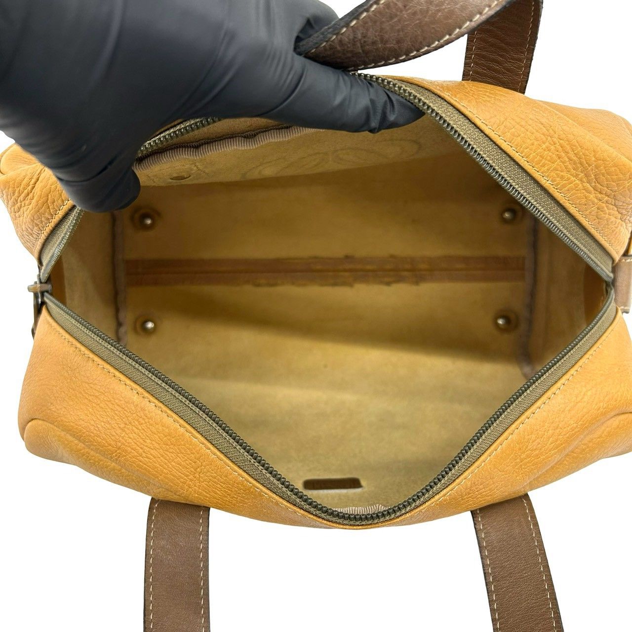 極 美品 LOEWE ロエベ アナグラム ロゴ 刻印 レザー 本革 ハンドバッグ