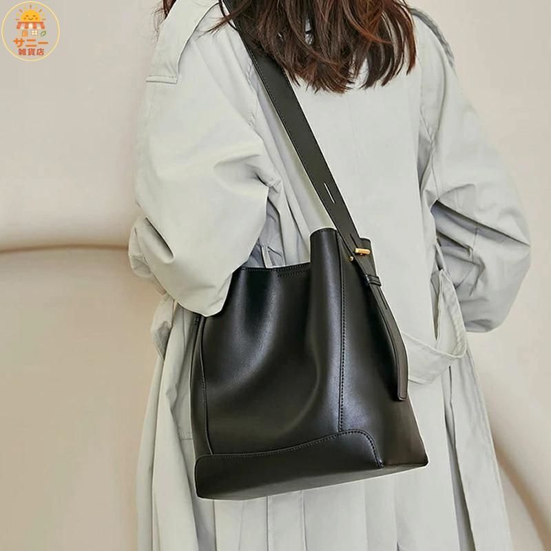 https://assets.mercari-shops-static.com/-/large/plain/2JXyb42kuKwALALu2w6zRt.jpg@jpg