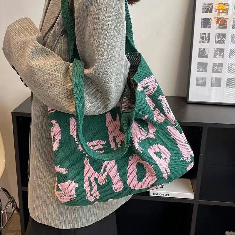 https://assets.mercari-shops-static.com/-/large/plain/2JXybr7ihme5HyfUzmiLDf.jpg@jpg