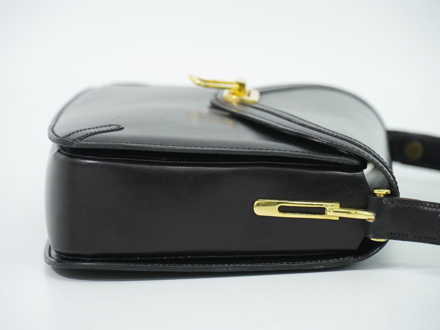 https://assets.mercari-shops-static.com/-/large/plain/2JXyda7MDep2wHwQoTEcDB.jpg@jpg