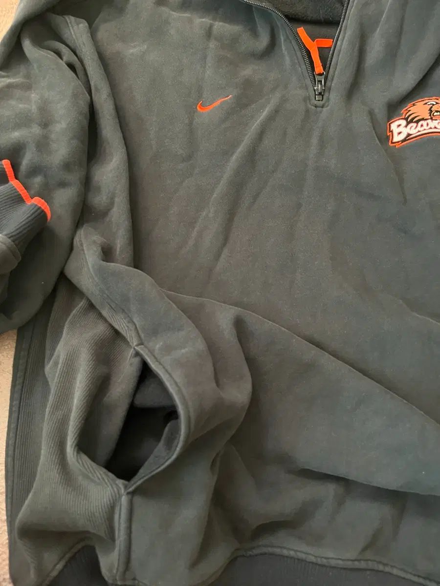 https://assets.mercari-shops-static.com/-/large/plain/2JXynpDYbWrZkDUvdcFSnM.webp@jpg