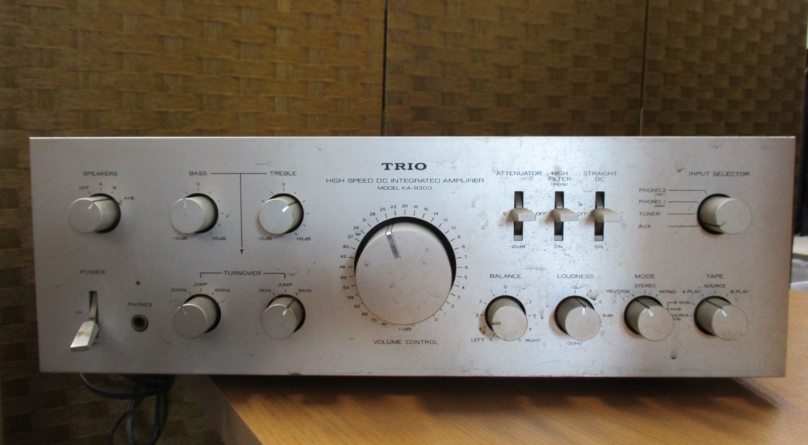 D134 TRIO トリオ／KA-8300 プリメインアンプ HIGH SPEED DC KENWOOD