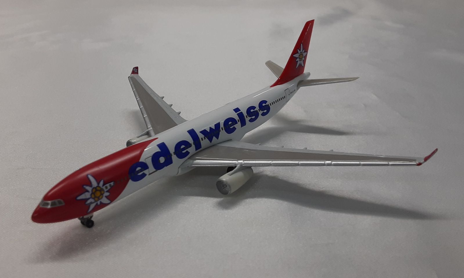 1/500 Airbus A330-200 エーデルワイス航空 edelweiss 508377 ヘルパ