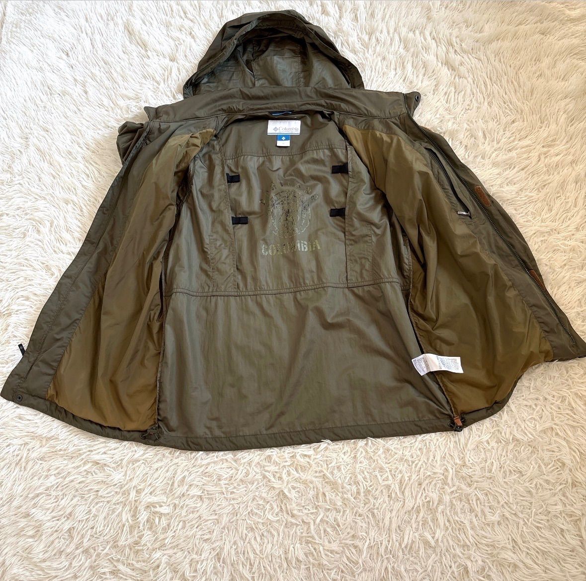 https://assets.mercari-shops-static.com/-/large/plain/2JXyxuf9o5mi8CGtXUGJgX.jpg@jpg
