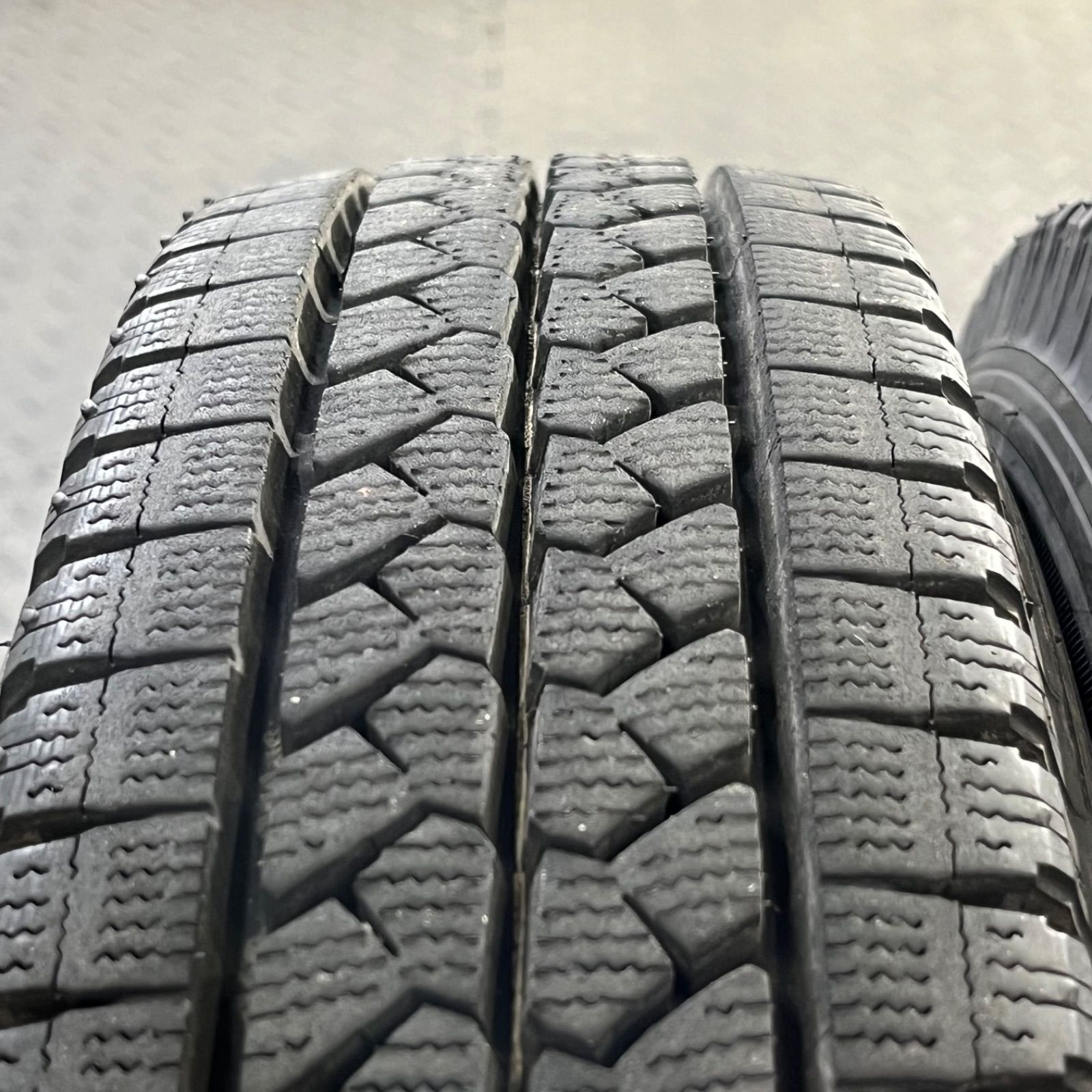20年製 145R12 6PR LT ブリヂストン ブリザックVL1 ダイハツ