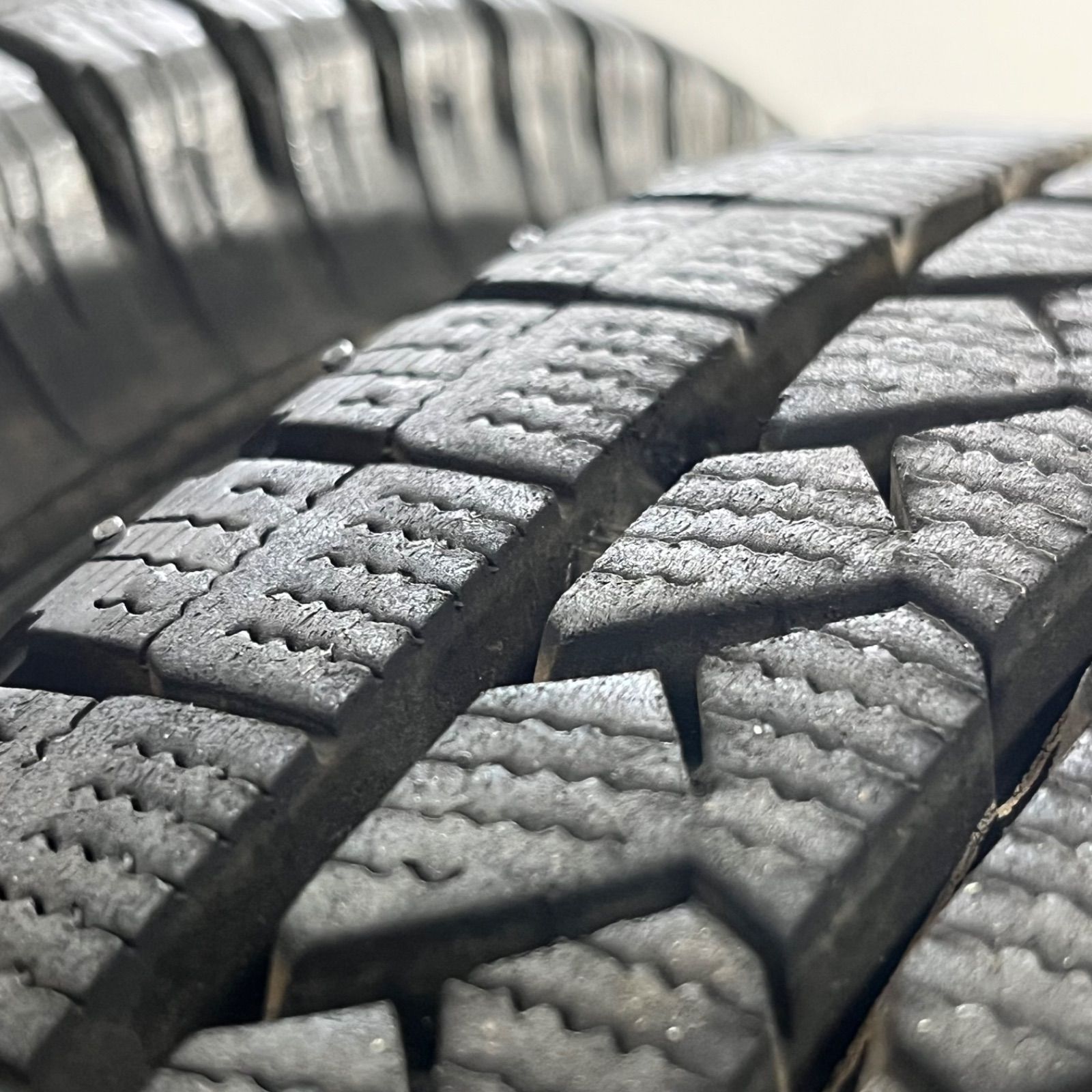 20年製 145R12 6PR LT ブリヂストン ブリザックVL1 ダイハツ