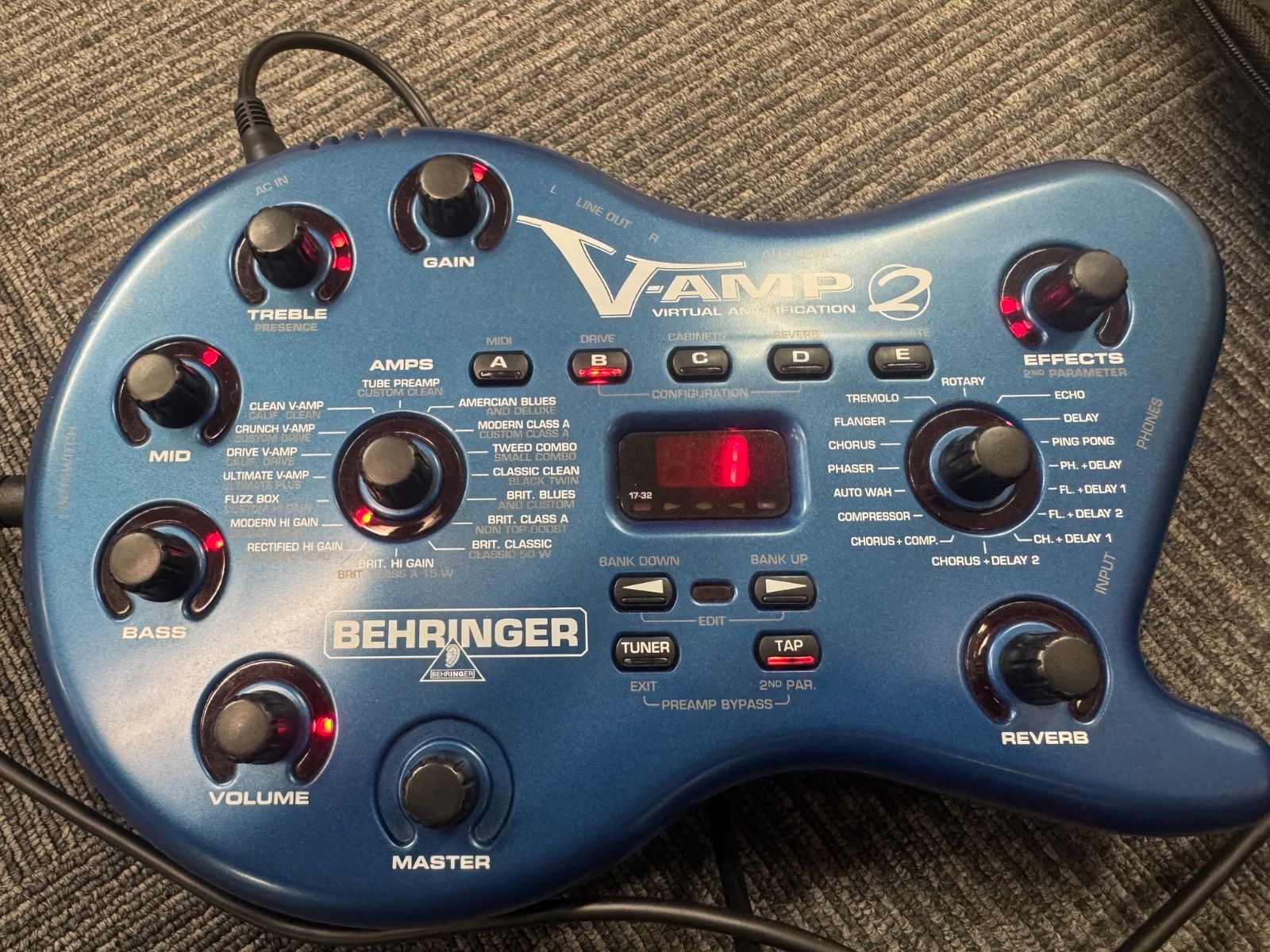 BEHRINGER ベリンガー モデリングアンプ マルチエフェクター「V-AMP 2