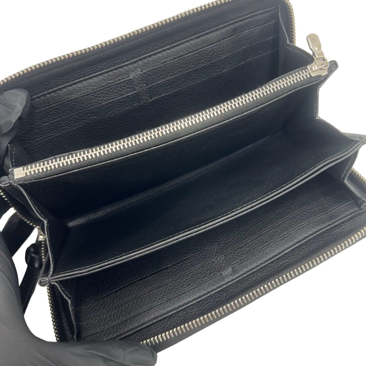 極 美品 LOUIS VUITTON ルイヴィトン ジッピー ロックミー ロゴ 金具