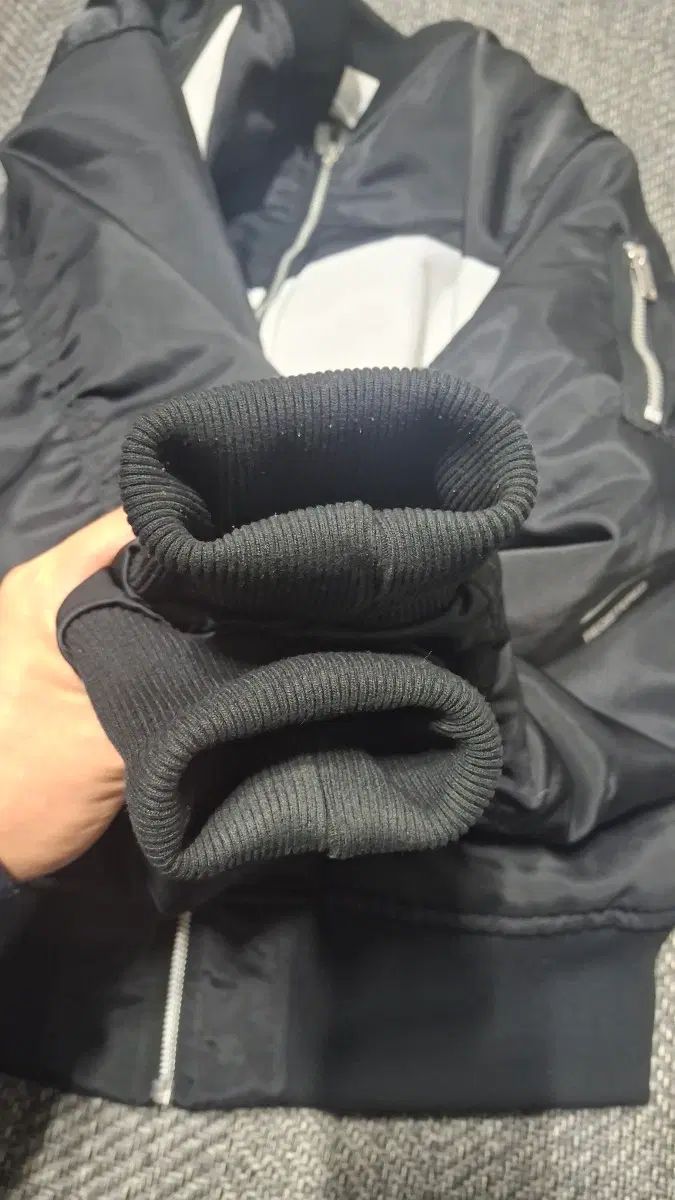 https://assets.mercari-shops-static.com/-/large/plain/2JXzJ2ZdXnmRHk3ETaezMJ.webp@jpg