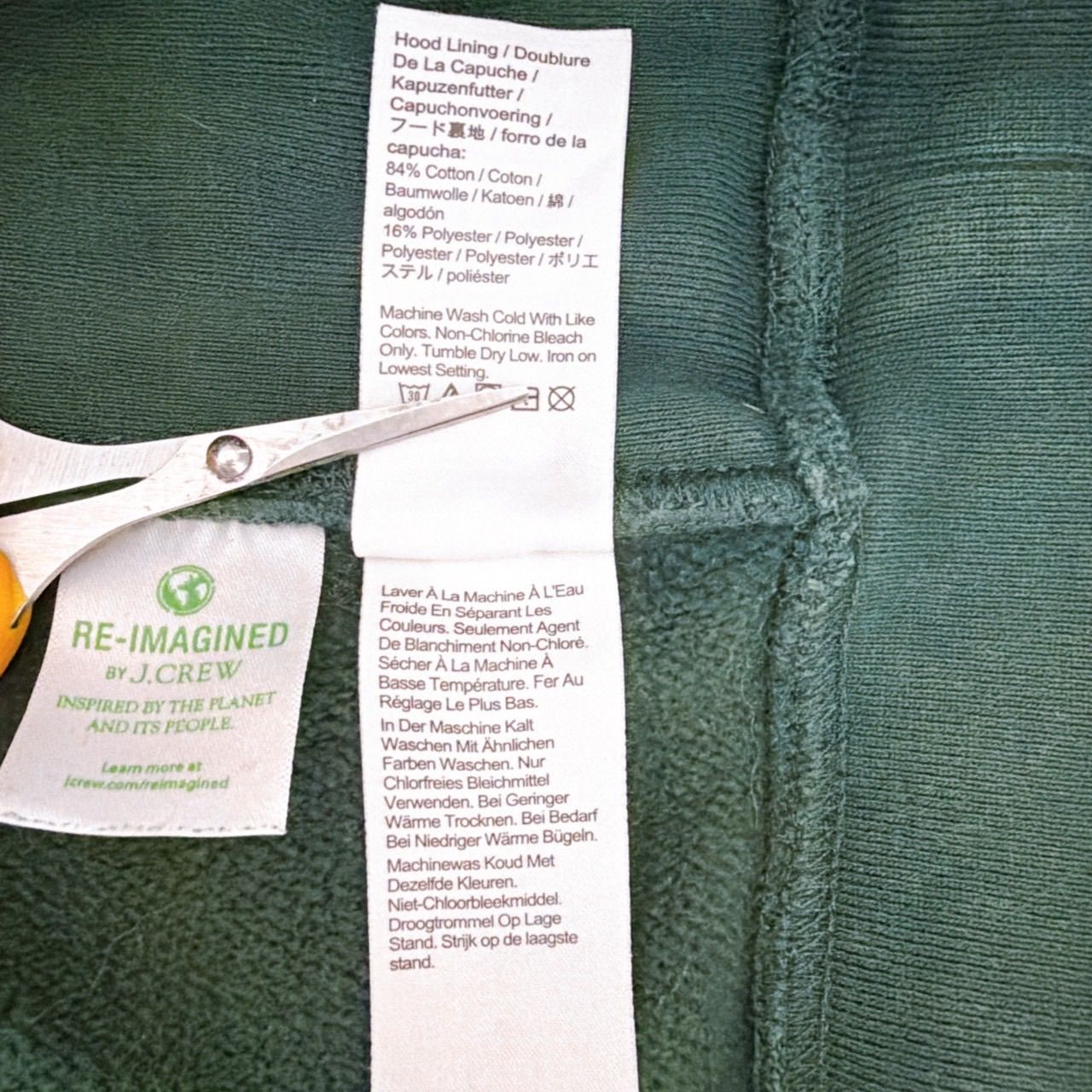 https://assets.mercari-shops-static.com/-/large/plain/2JXzJegaSmHYBLv4KZ2424.jpg@jpg