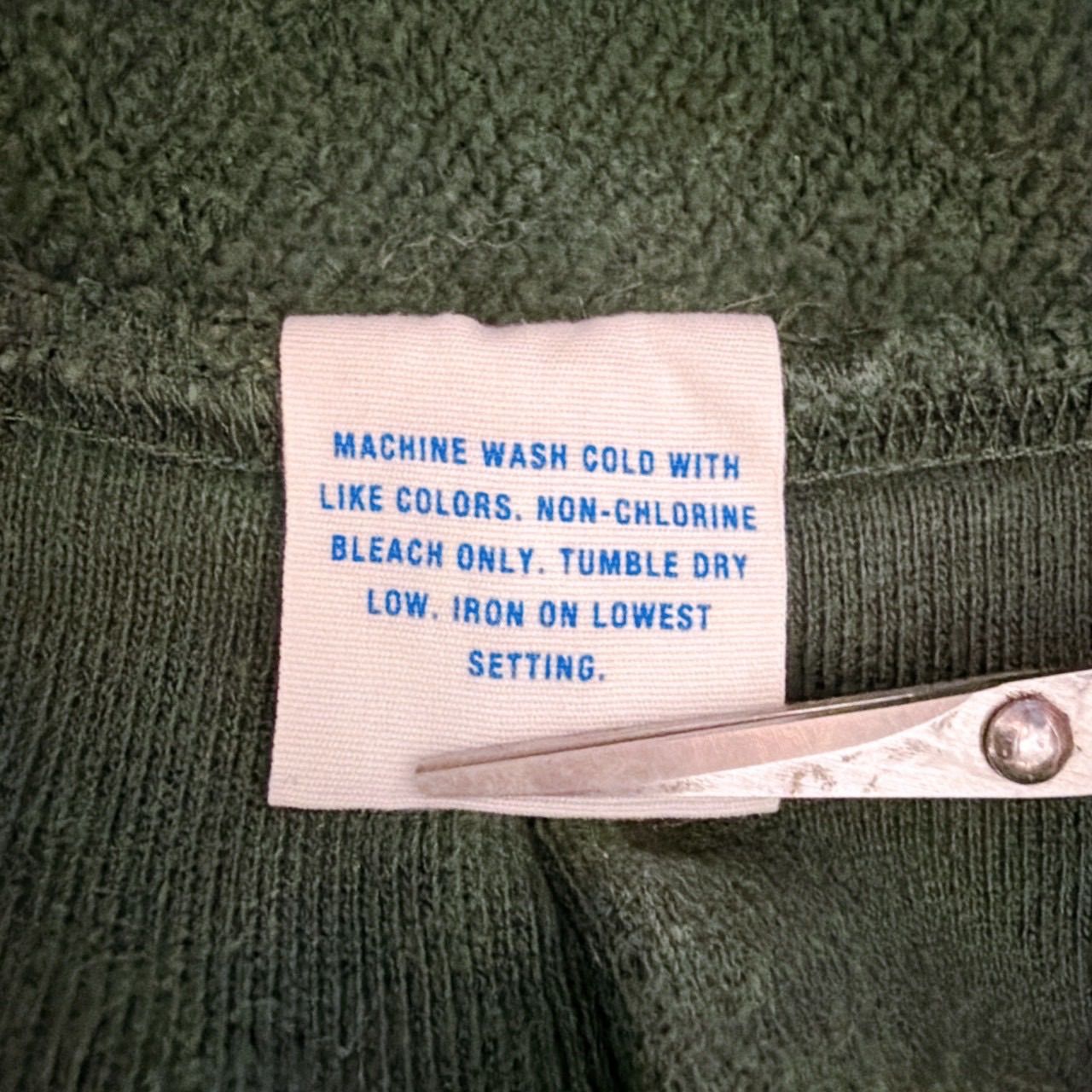 https://assets.mercari-shops-static.com/-/large/plain/2JXzJeh42K7YUWTYHJLtdB.jpg@jpg
