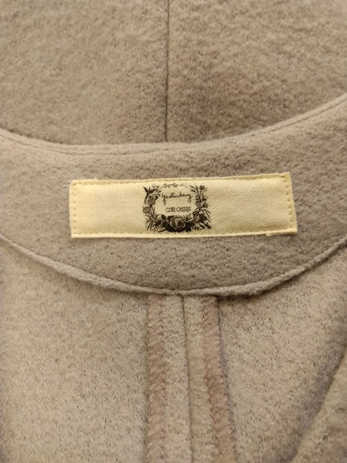 https://assets.mercari-shops-static.com/-/large/plain/2JXzJxfD5D3fKuM9EXmLxj.jpg@jpg
