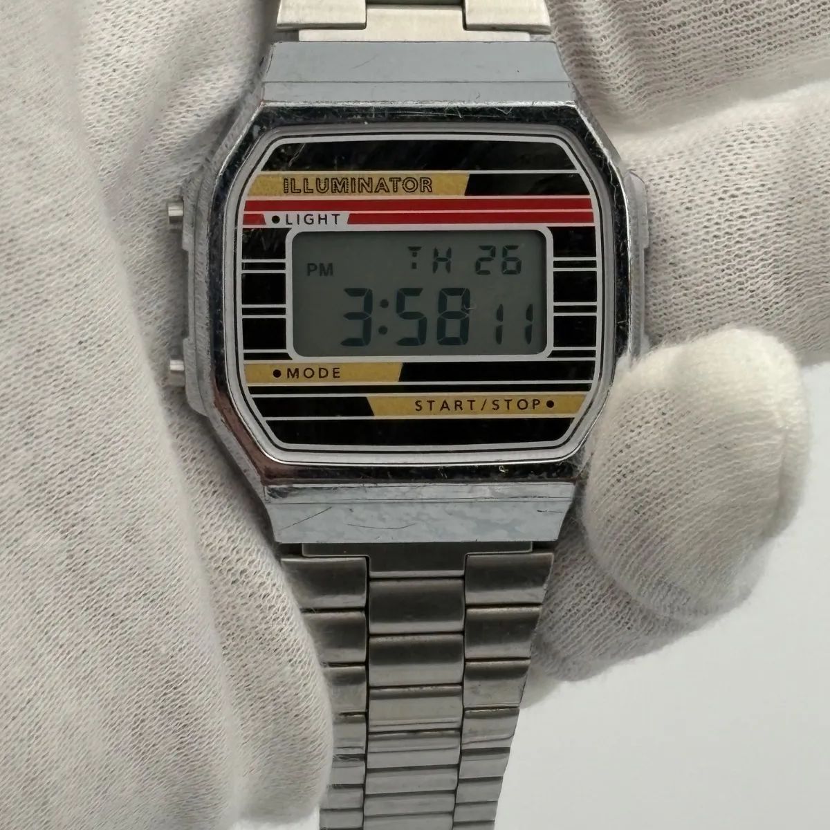 CASIO A168WE デジタル腕時計 シルバー イルミネーター 美品 ◼︎カシオ CASIO A168WE デジタル 腕時計 シルバー レトロ