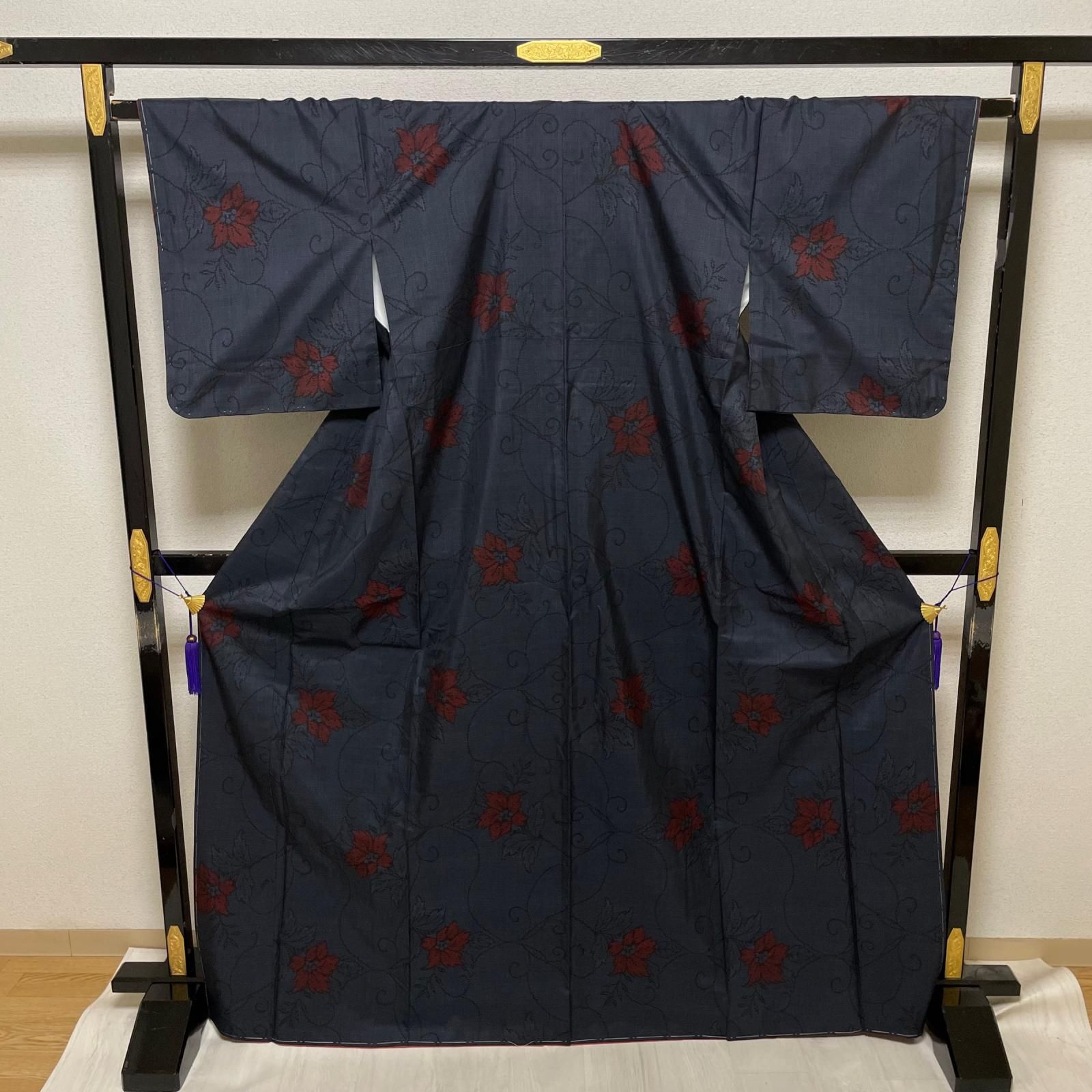本場大島紬 トールサイズ 花唐草 着物 正絹 X-10408