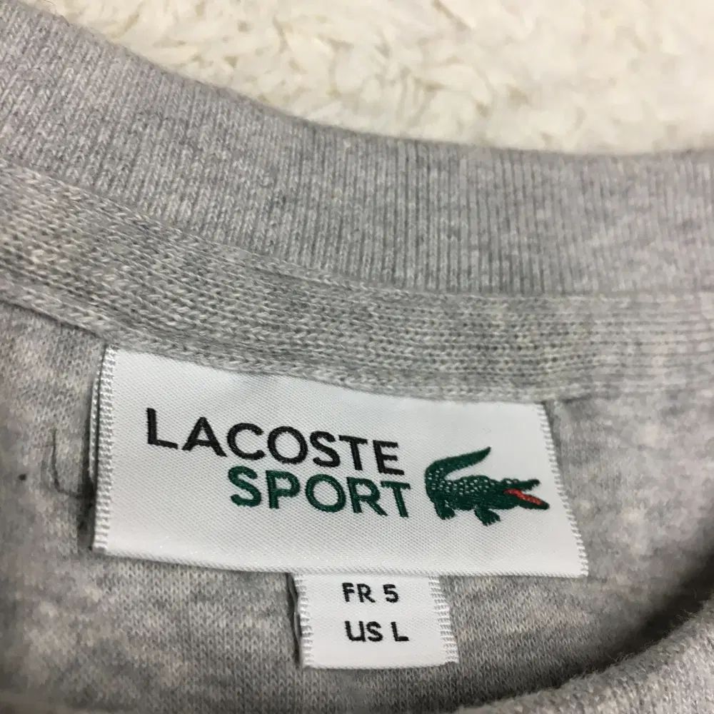 https://assets.mercari-shops-static.com/-/large/plain/2JXzdLcjY5TSA7fK63wRTF.webp@jpg