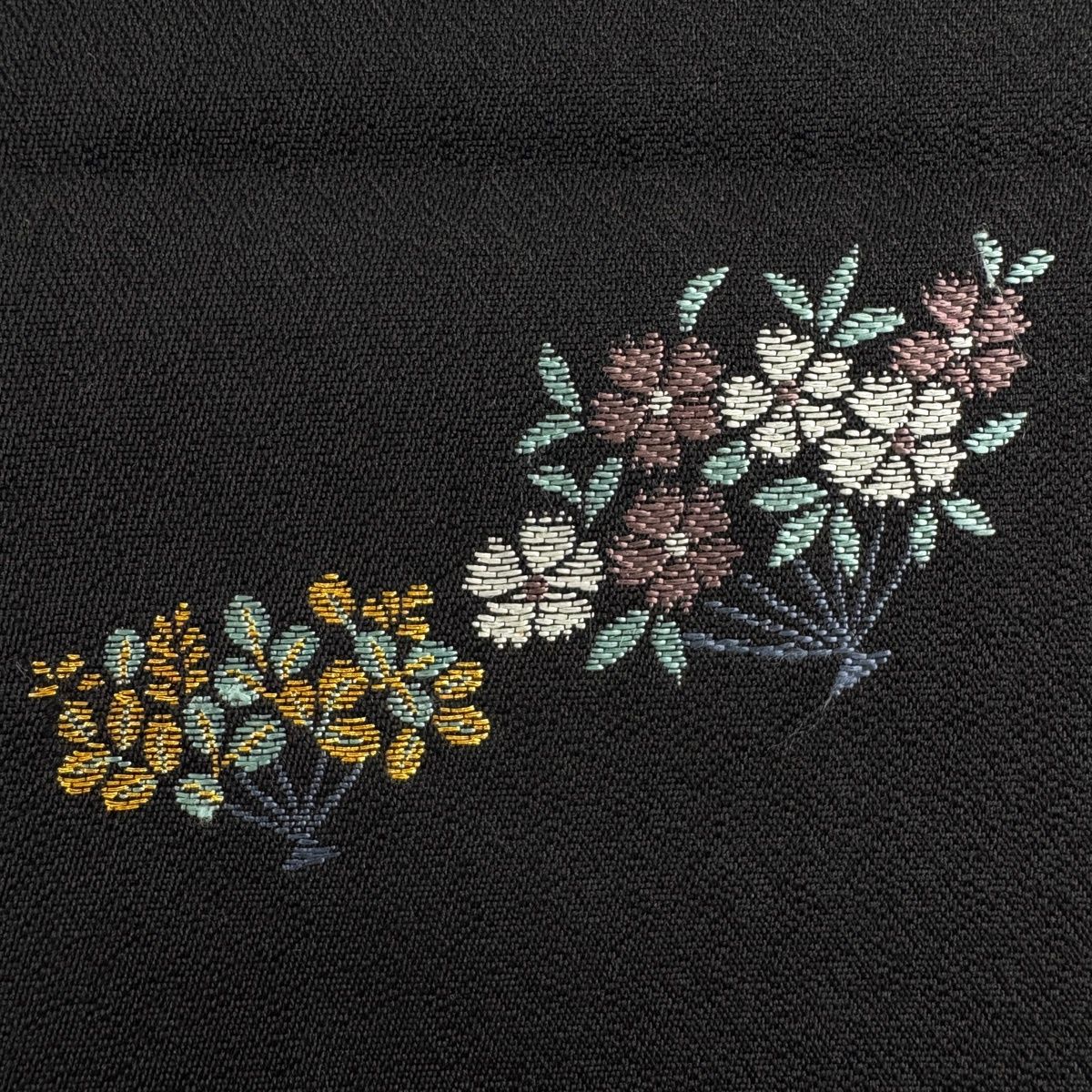 名古屋帯 優品 草花 松笹 金糸 刺繍 黒 正絹 【中古】 - メルカリ