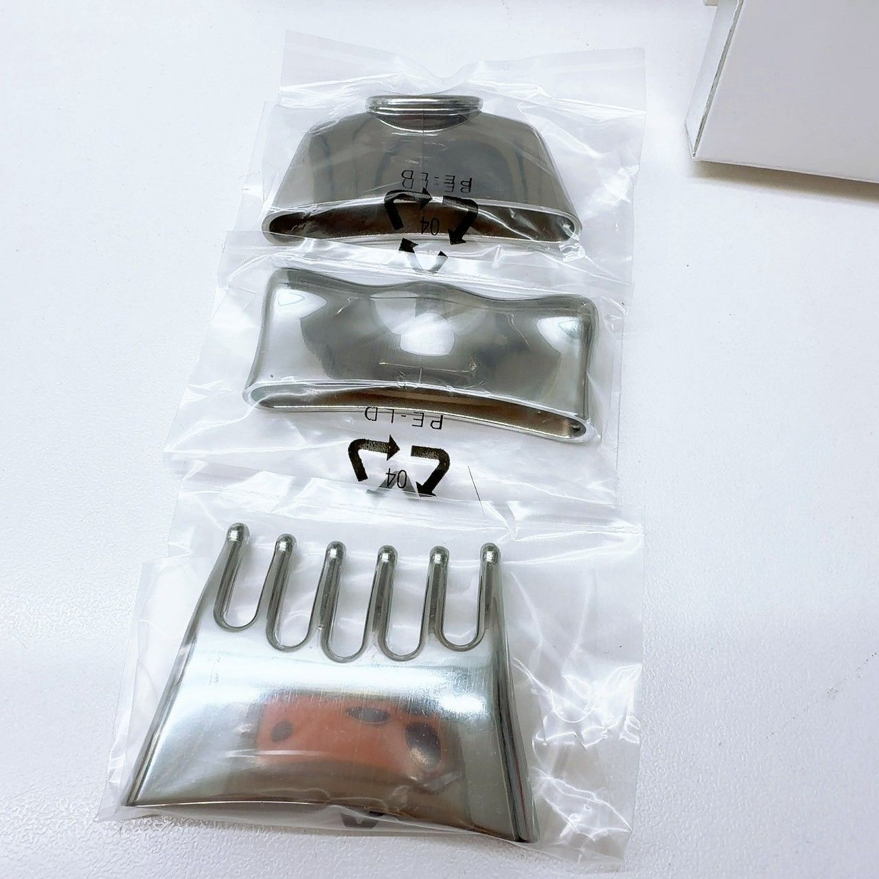 最新モデル＊ほぼ未使用＊付属品完備》 ニュースキン ガルバニックスパ