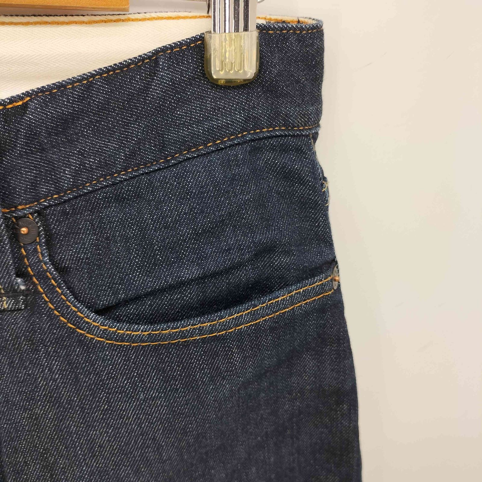 デンハム DENHAM レザーパッチ ボタンフライ インディゴ デニムパンツ 