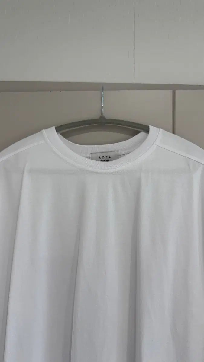 https://assets.mercari-shops-static.com/-/large/plain/2JY2zNd2pS5tdEZ7ne4eiz.webp@jpg