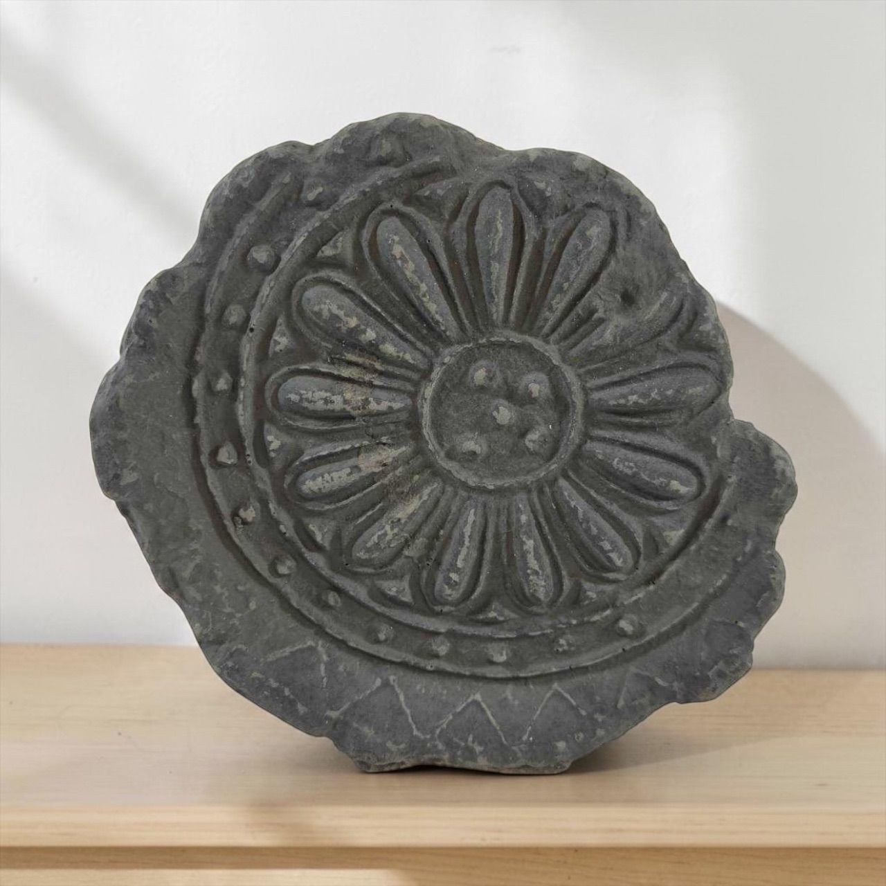 東大寺　花器　花瓶　古代瓦 古代瓦 花器 日本 瓦 蓮華文 軒丸瓦 奈良 称名寺 瓦花器 花瓶 花入