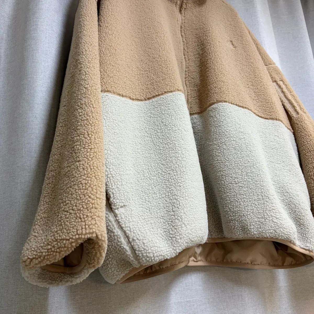 https://assets.mercari-shops-static.com/-/large/plain/2JY3C2T9Q62Q3K3NXEvPA8.webp@jpg
