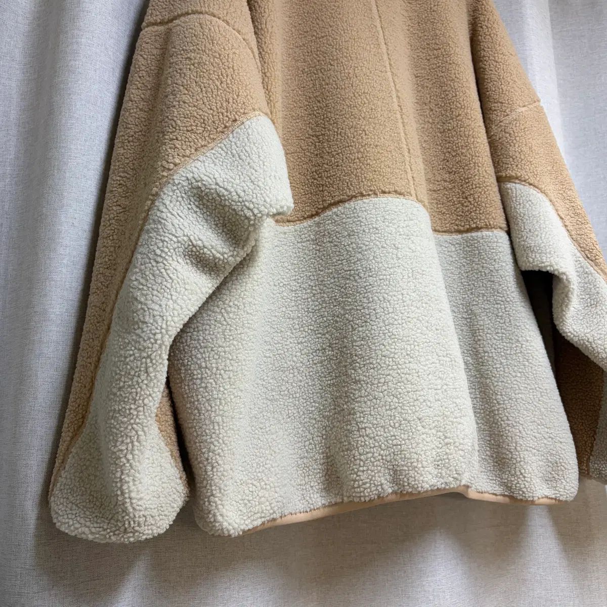 https://assets.mercari-shops-static.com/-/large/plain/2JY3C2TjEnmn3HxFjLSyQn.webp@jpg