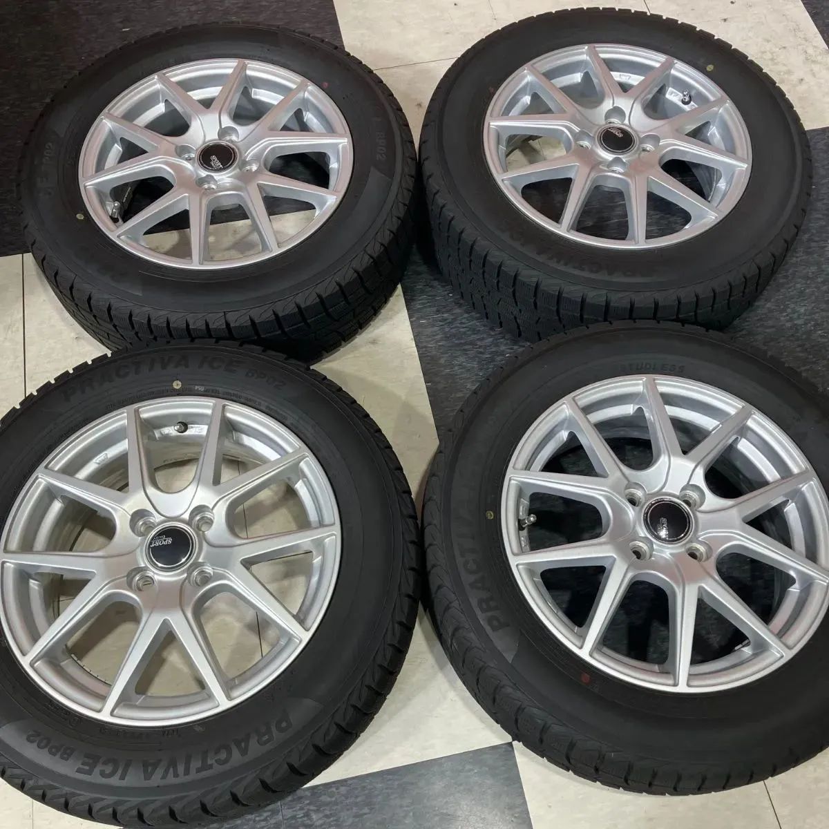 15インチ スタッドレスタイヤ＆アルミホイール 4本セット 185/65R15