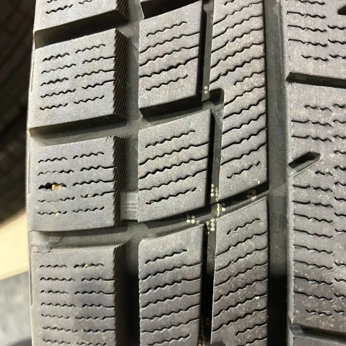 15インチ スタッドレスタイヤ＆アルミホイール 4本セット 185/65R15